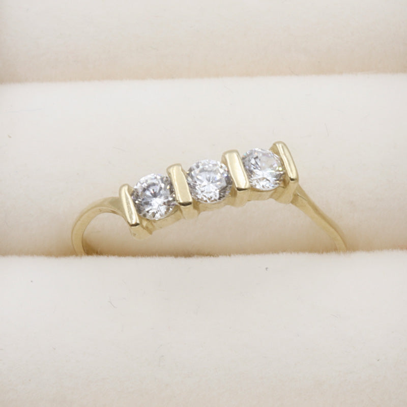 Anillo zirconias blancas 10 k