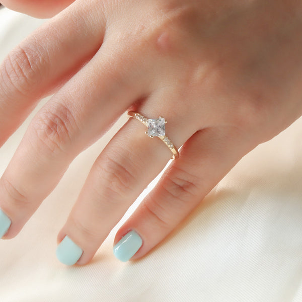 Anillo solitario 10k